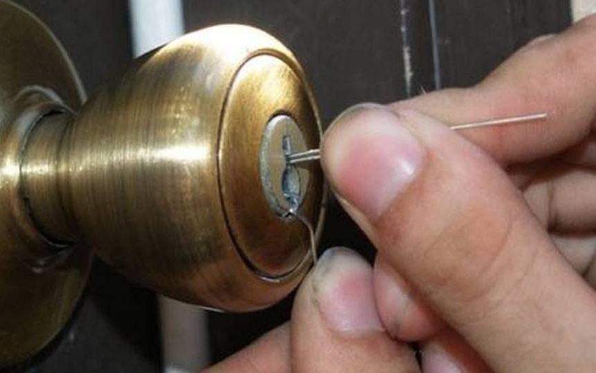 Como abrir un cerradura sin llave