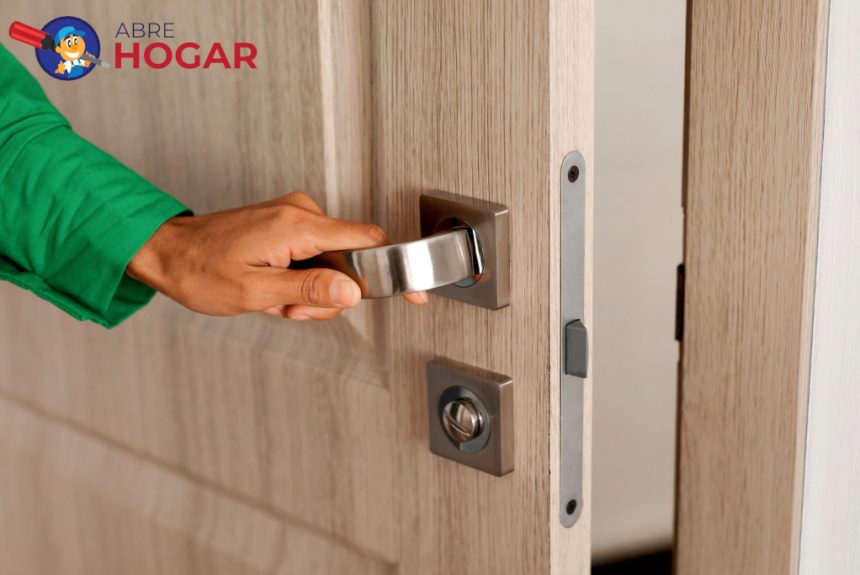 Abrir puerta con llaves puestas Abrir puerta con llaves puestas
