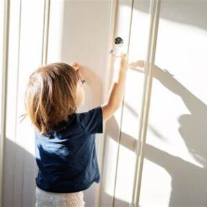 Niños/as encerrados en casa: cómo actúan los cerrajeros urgentes en estas situaciones